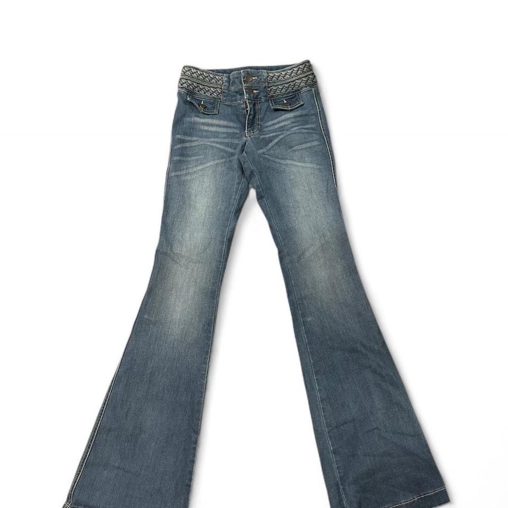 vintage hippie mid-rise flare jeans with embroidered waist🤍